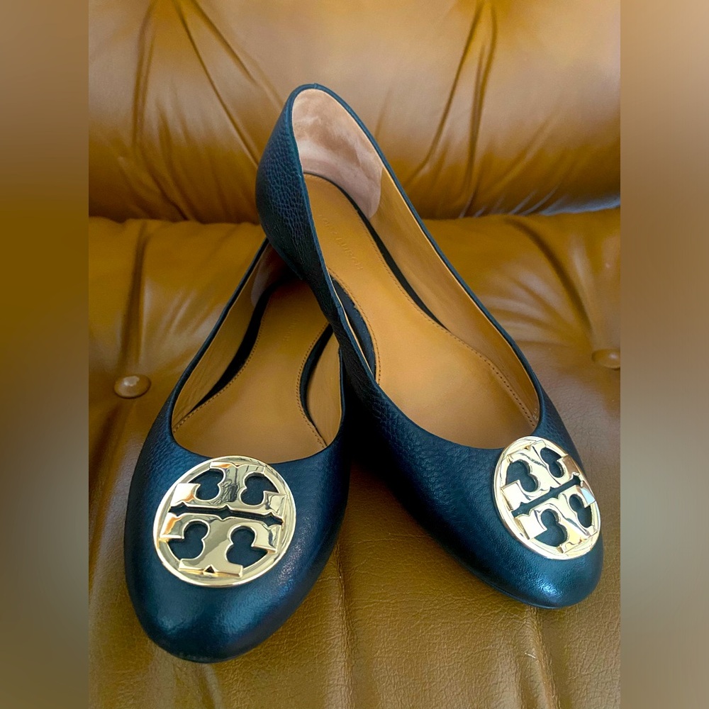 *Like New* Tory Burch Black Flats Size 6